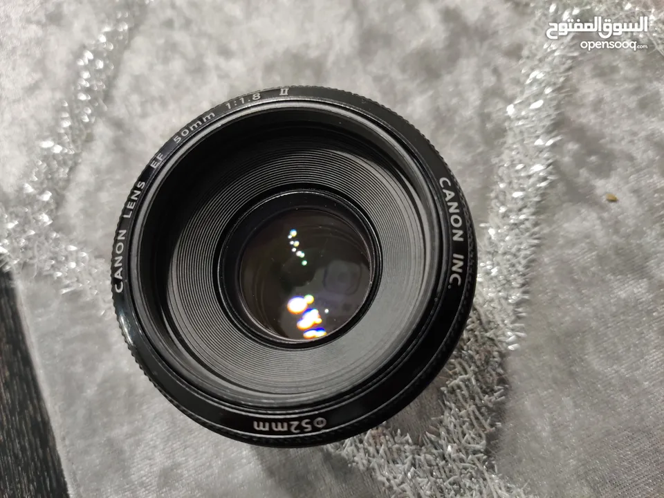 Canon EF 50mm f/1.8 II بحال الجديد بالكرتونه