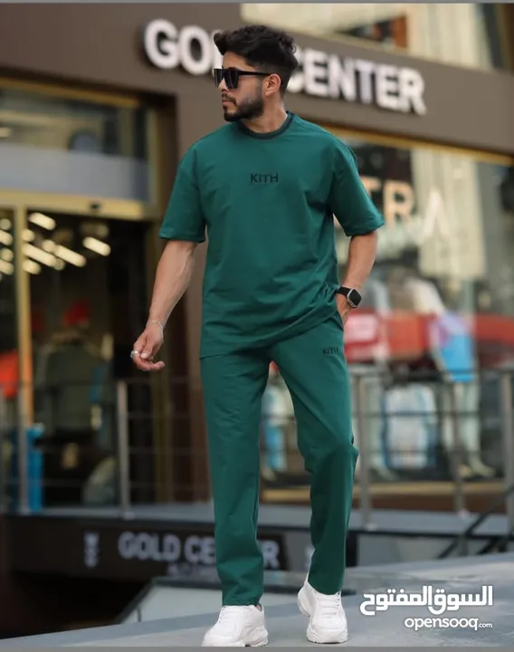 ملابس عصريه