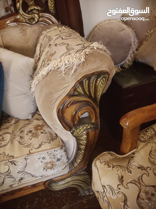 طقم كنب زان مكون 12 مقعد عباره عن طقمين