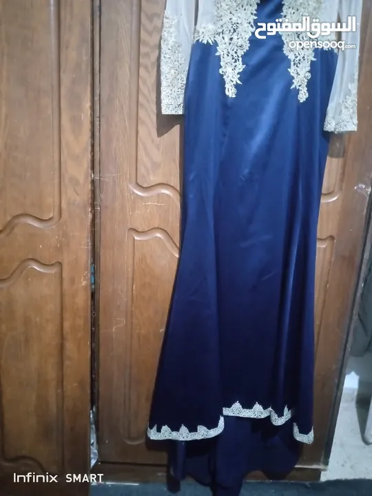 فستان سهرة كحلي ودهبي طويل
