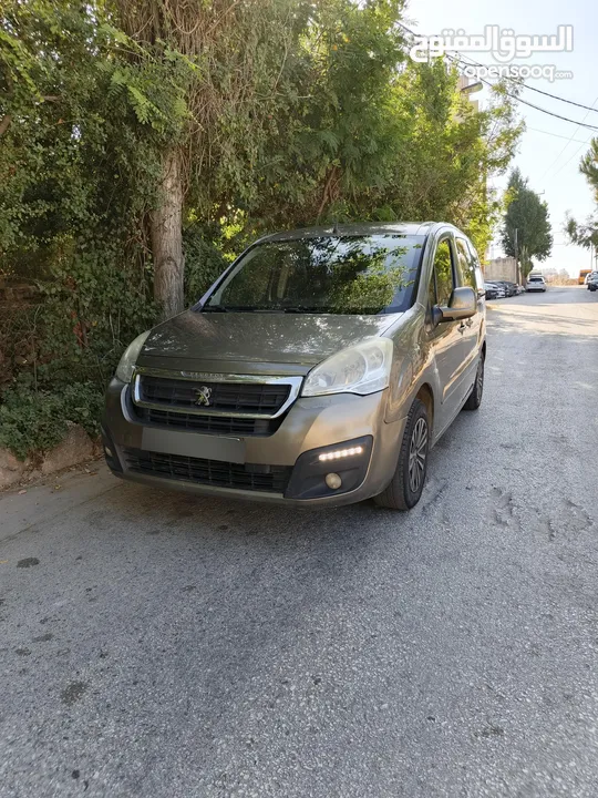 بيجو بارتنر 2017 للبيع كاش فقط بحالة ممتازة