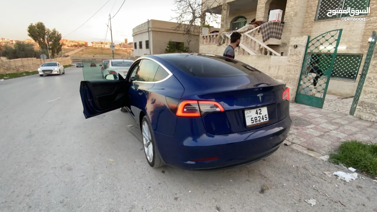 تيسلا 2019 model 3 ستاندرد بلس بحالة الوكالة لون مميز جنط 19 للبيع بسعر لقطة ومحروووووق