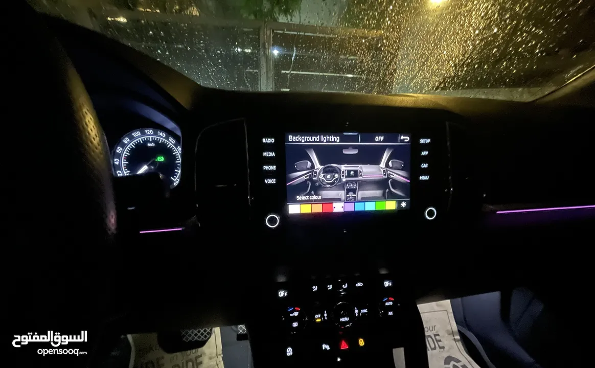 سكودا كاروك 2021 ماطور 1500 تيربو بنزين عداد قليل يد اولى من الوكالة بحالة ممتازة جدا نظيفة للبيع