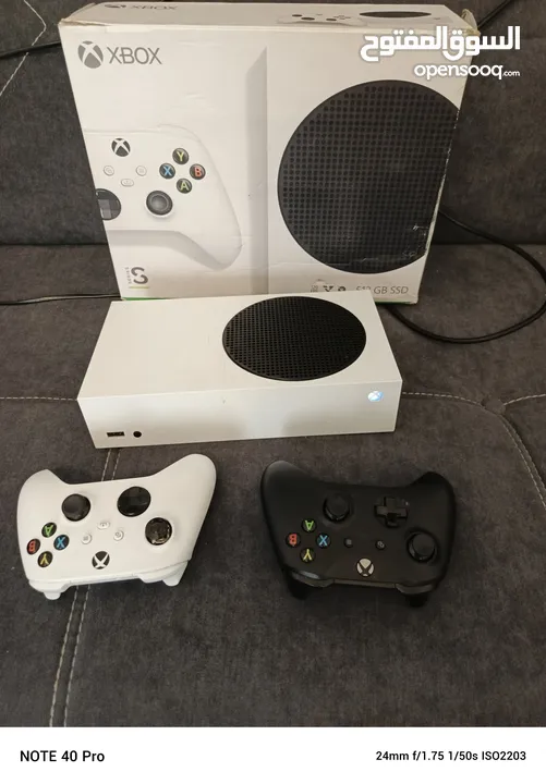 مع جوستكين + Xbox series s ب 350 و بي مجال للجاد