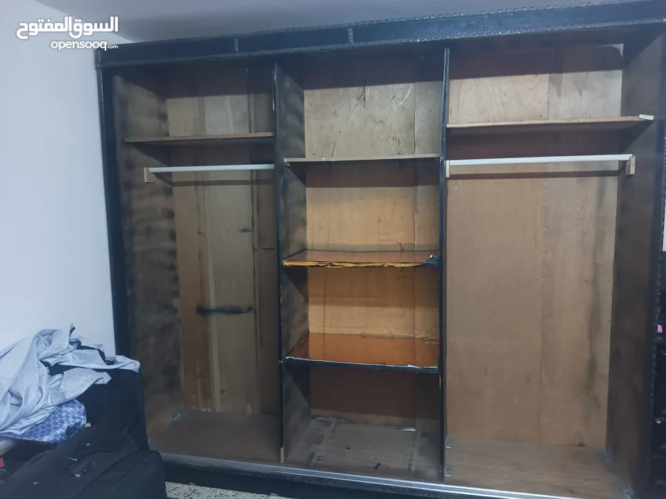 خزانة سحب ثلاث أبواب نظيفة البيع  بداعي السفر