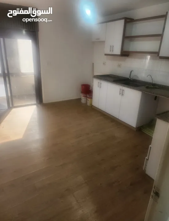 شقة غير مفروشة للإيجار