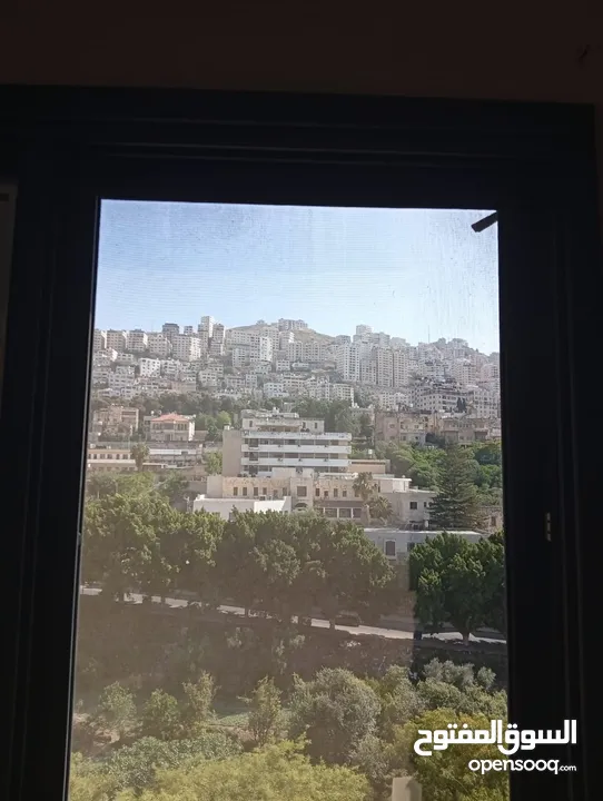 مكتب للبيع بجانب مجمع البساتين/نابلس