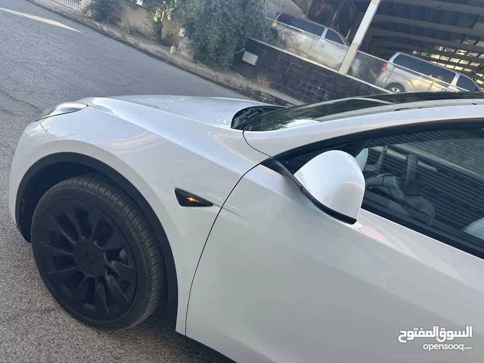 TESAL MODEL Y LONG RANGE DUILMOTOR 2023