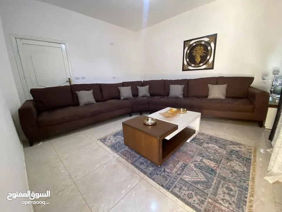 أطقم كنب وكورنرات خشب سويد ثقيل جدا اسفنج دانلوب والضهر هولو طبي الارضيات كوشوك متينه