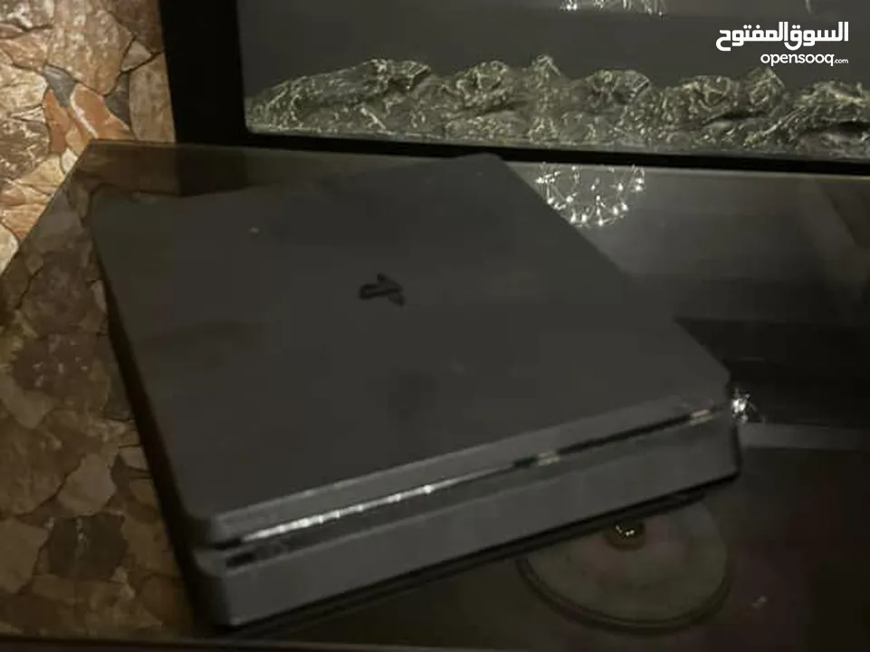 ps4 مستعمل 10 شهور بحالة الوكالة