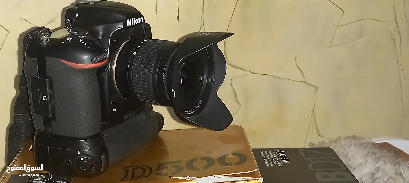 نيكون D500  ستعمل شخصي ..خبش لا ..شبه الجديد ..مع عدسة واسعة  وحاملة بطارية مع ممري 128 4k