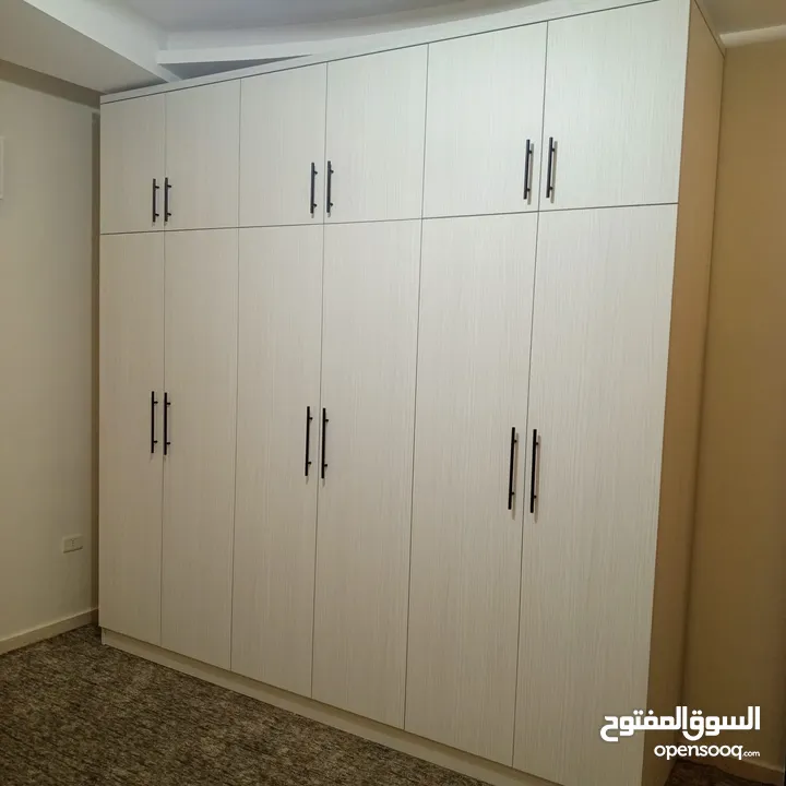 نجار متنقل بأسعار مخفضه لفك ونقل وتركيب الغرف النوم بكافة أشكالها وصيانة الأثاث