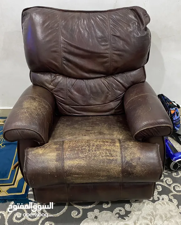 كرسي ريكلاينر كبير مريح جدا تنجيد ممتاز  Extra large recliner chair with premium upholstery