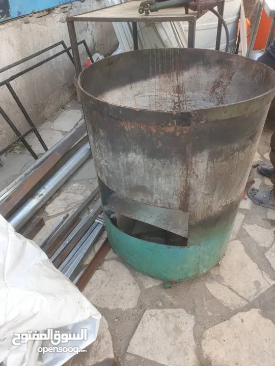 معدات مطعم متنوعه مستخدم نظيف للبيع اغلب المعدات جديده ولم يتم استخدامها وبحاله ممتازه والسعر مغري