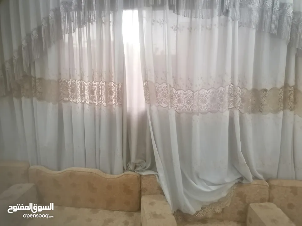 برادي ستائر بحالة ممتازة فقط