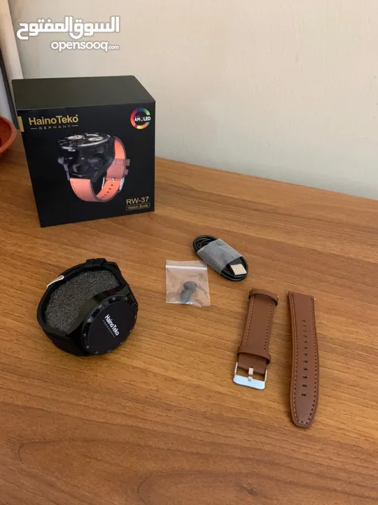 SmartWatch Connectée HainoTeko RW37 avec Écouteurs Intégrés de Façon Moderne – ساعة ذكية مع سماعات م