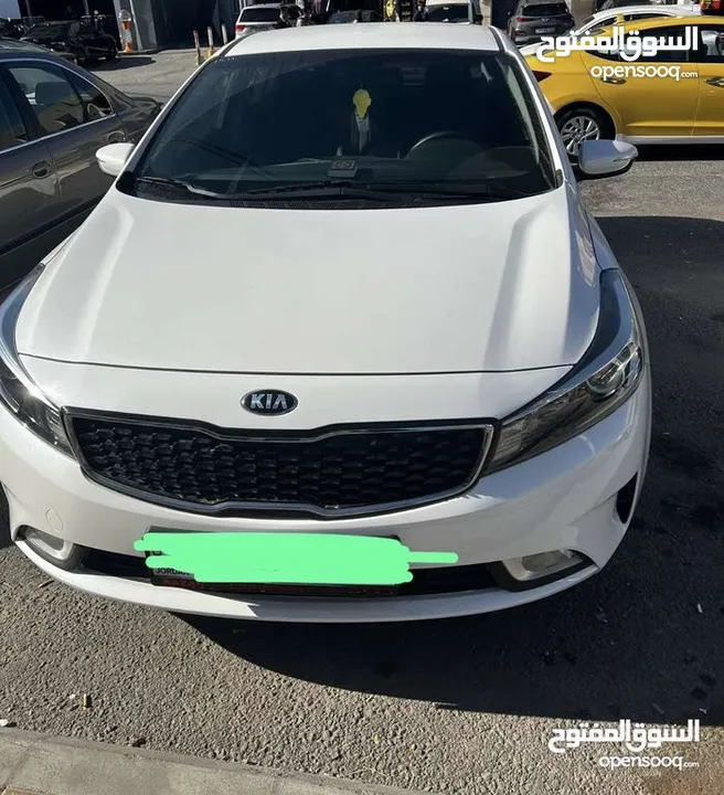 كيا k3 2018 للبيع بداعي السفر كيا لون ابيض موديل 2018 بحالة ممتازة للبيع المستعجل كاش