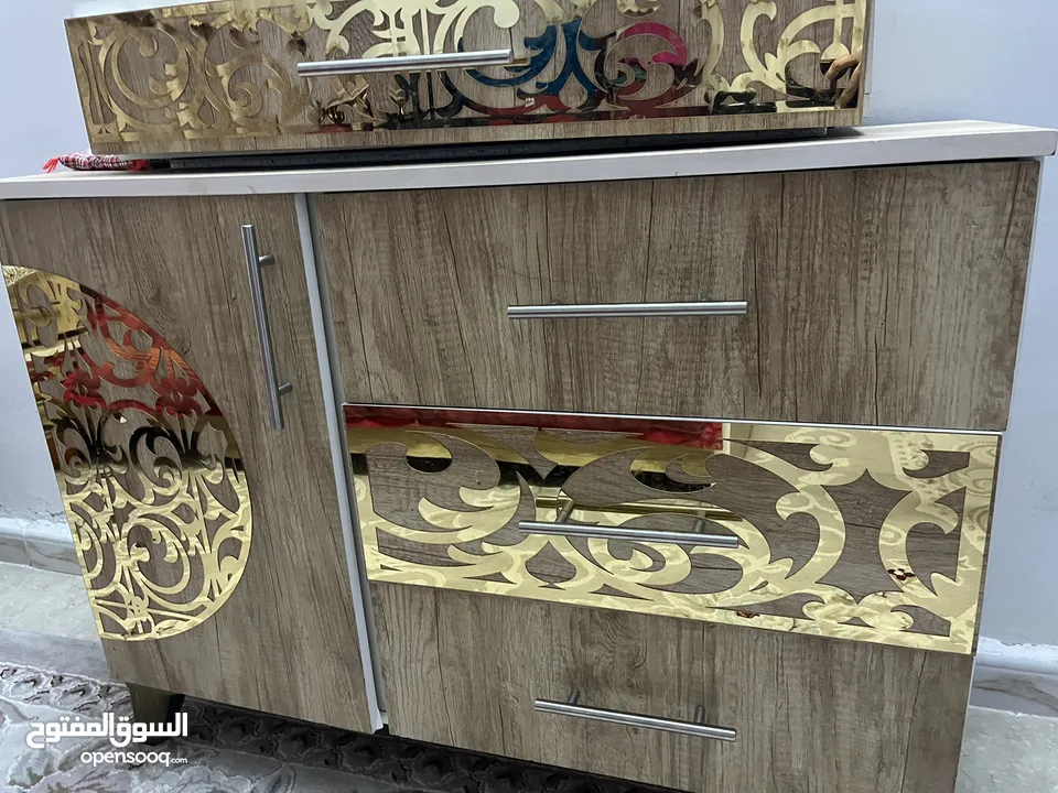غرفة نوم خشب 5 قطع بحالة الجديد