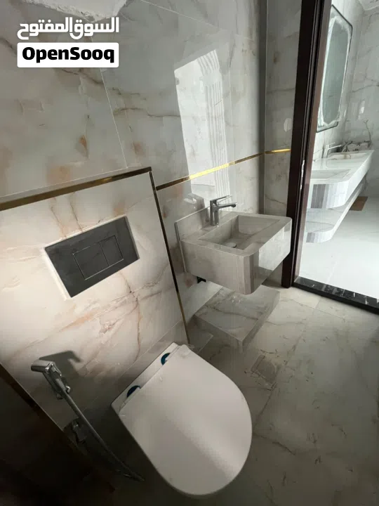 فــــيــــــــــــلا للـــــبيـــــع اول ســـــاكــــن مــــكــــونه مــن 7 غـــــرف و 10 حـــمامات