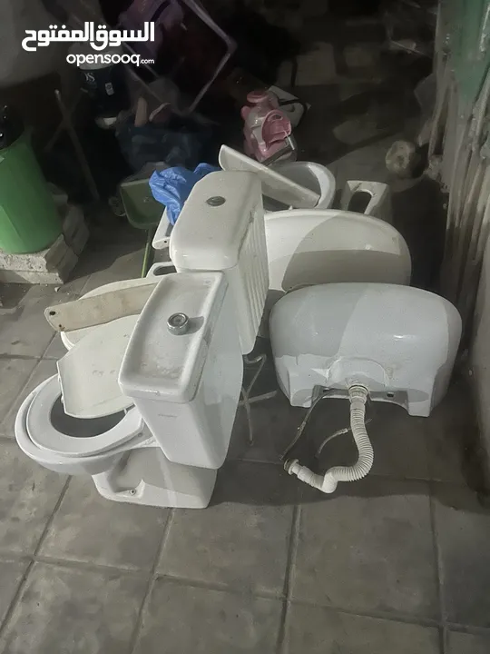 طقم حمام لون ابيضّ وبيج