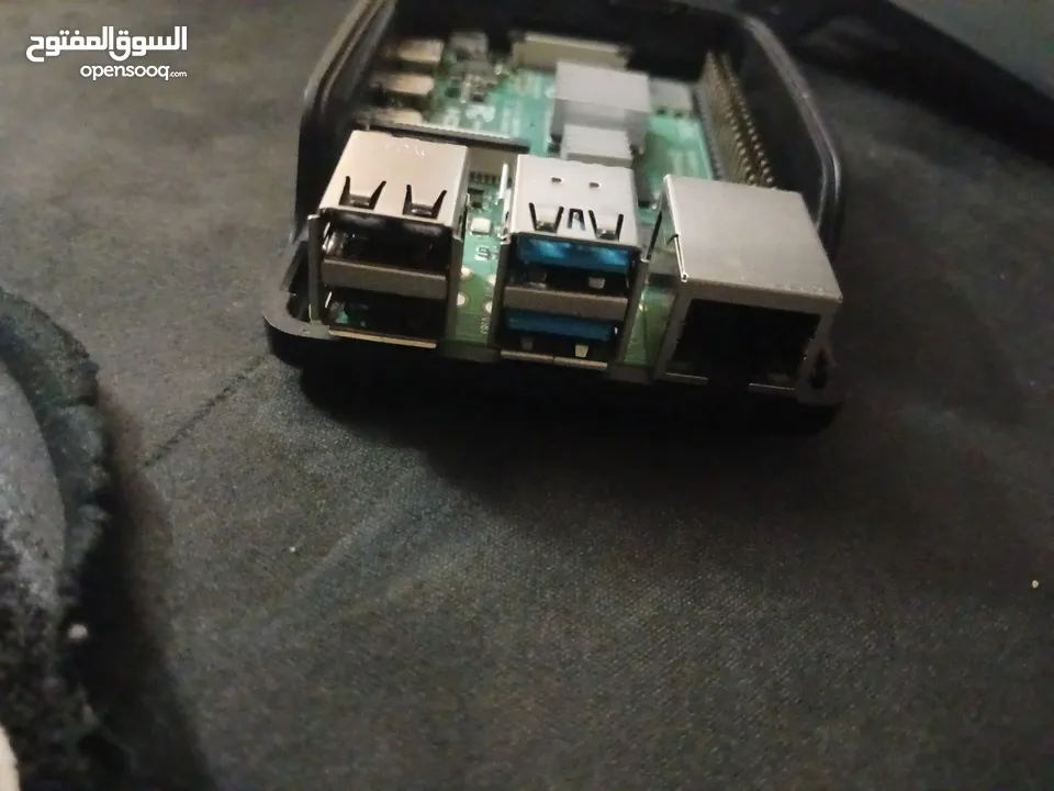 Raspberry pi 4  (RPI4) جهاز نظيف بحالة وكالة  كفر و سلك hdmi