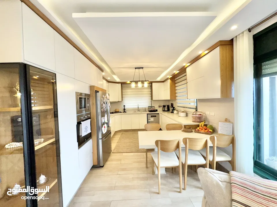 رووف للبيع مع عفش لقطة