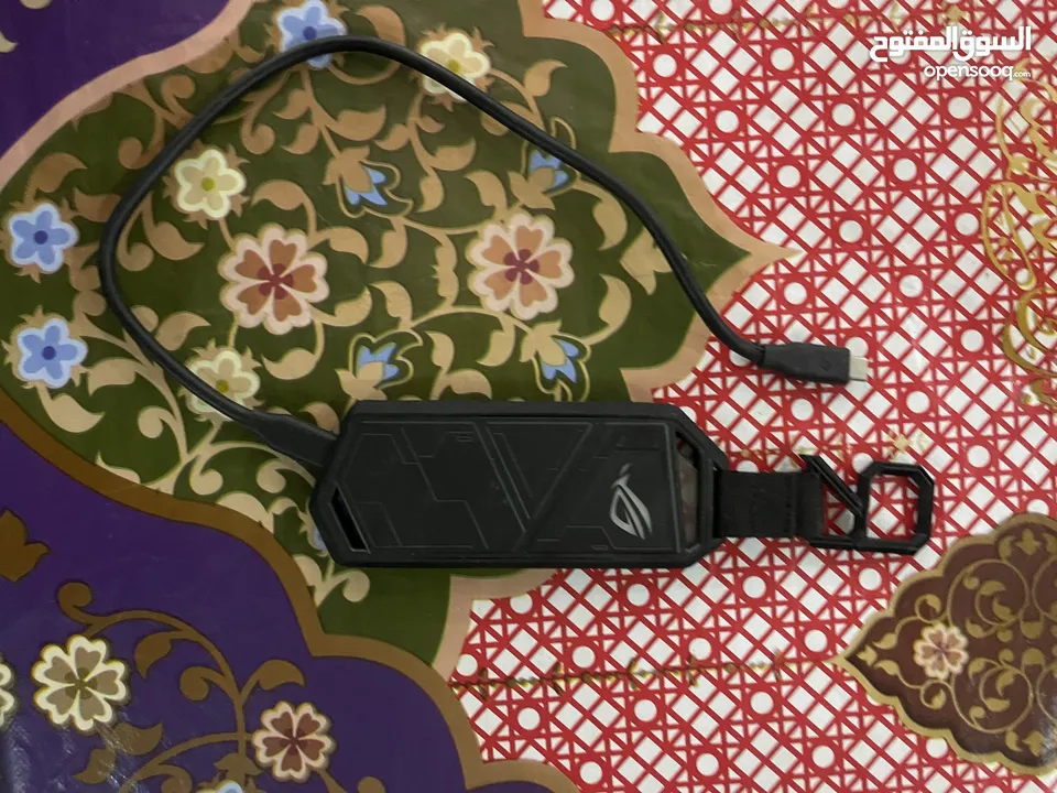 قطعتين داخلي وخارجي ...Ssd 4tb....... ps5 ذاكره بلاستيشن او تبديل تلفون S24 ultra 512 تواصل واتس