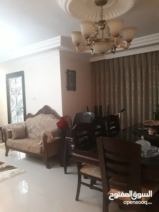 شقه للبيع اربد دوار العيادات