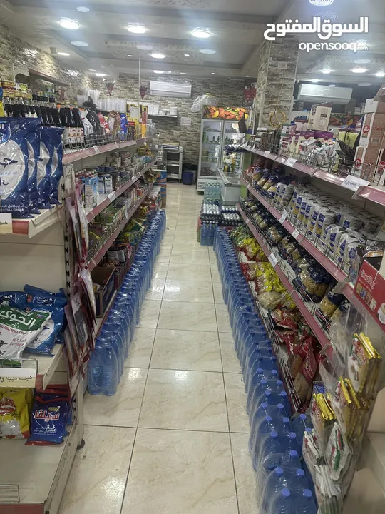 سوبر ماركت للبيع موقع مميز