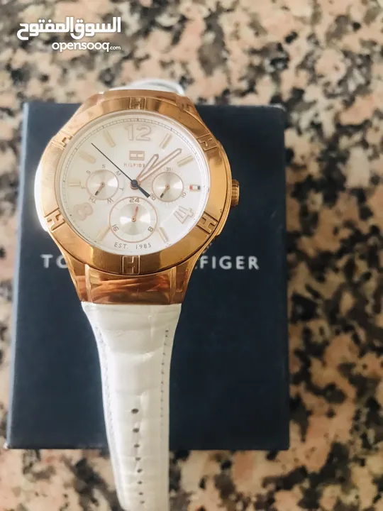 ساعة TOMMY HILFIGER للبيع