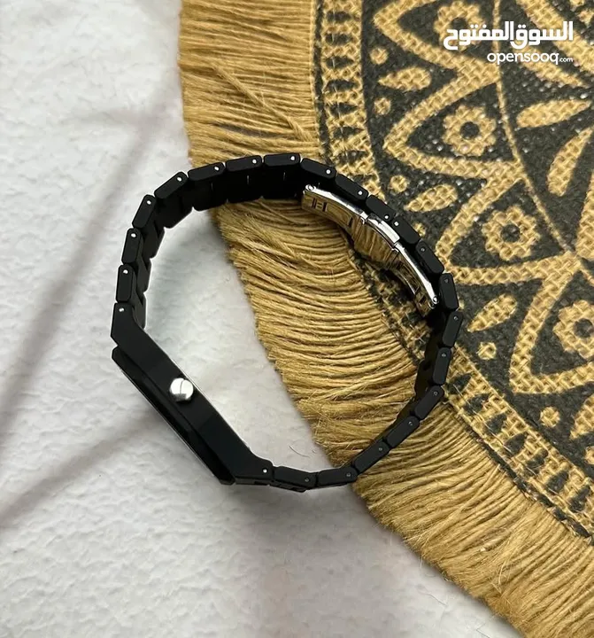 ساعه ذات ارقام عربي بكل الالوان