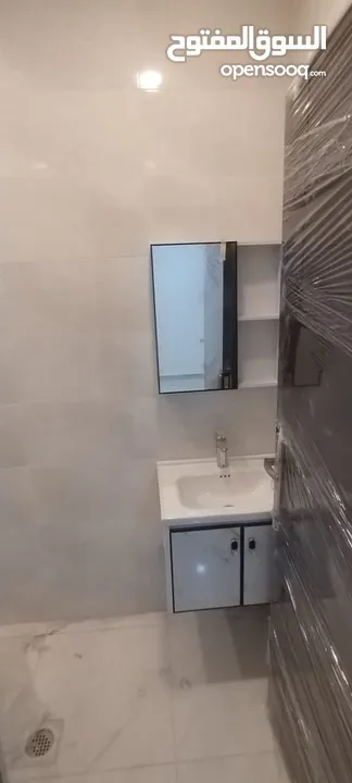 شقة للبيع طبربور بالقرب من دوار الدبابة خلف جبر مول