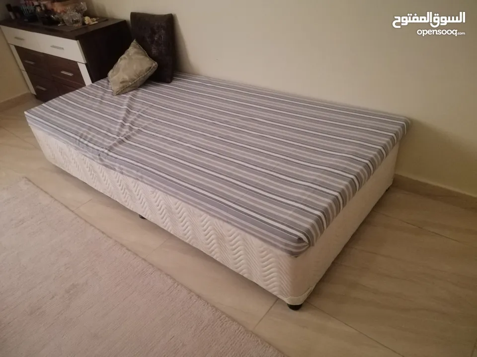 Single cot with mattress
