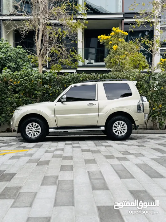 2014 PAJERO - 3.5L V6  -GCC SPECS-SINGLE OWNER - SERVICE HISTORY AVAILABLE - DIRECT FROM OWNER