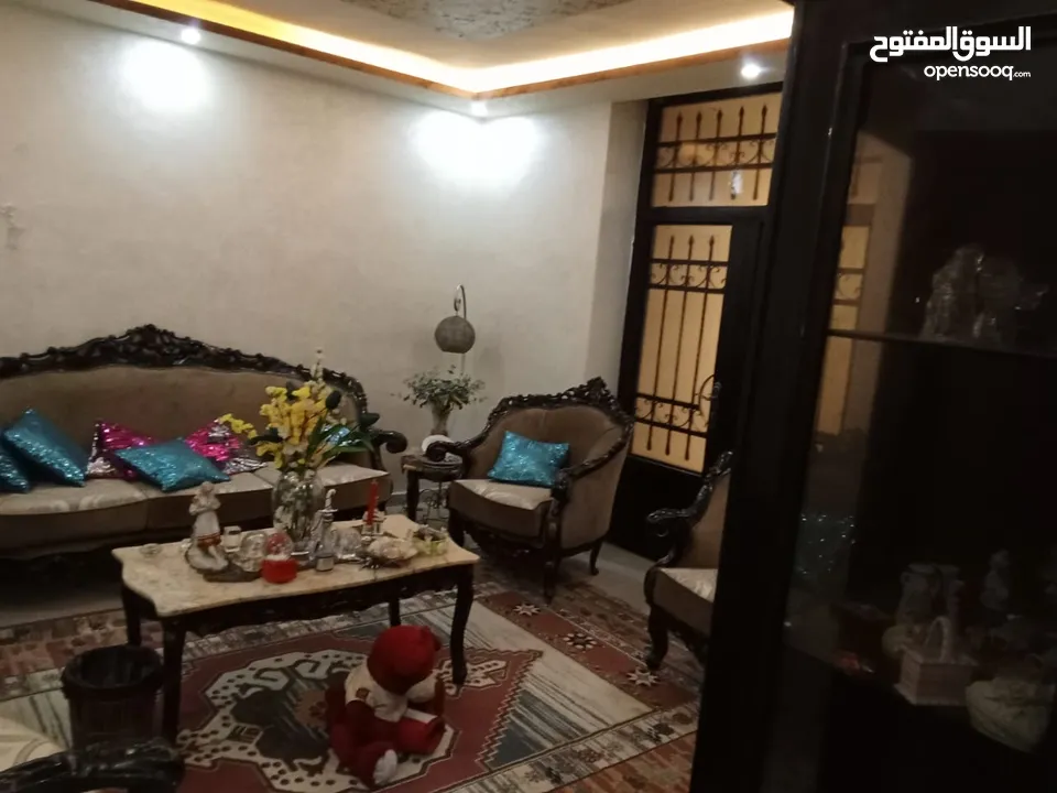 شقه شبه تسويه على الشارع للبيع بسبب داعي السفر