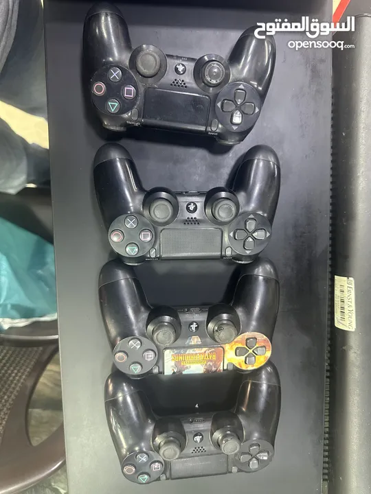 Playstation 4 slim مستعمل بحالة ممتازة للبيع