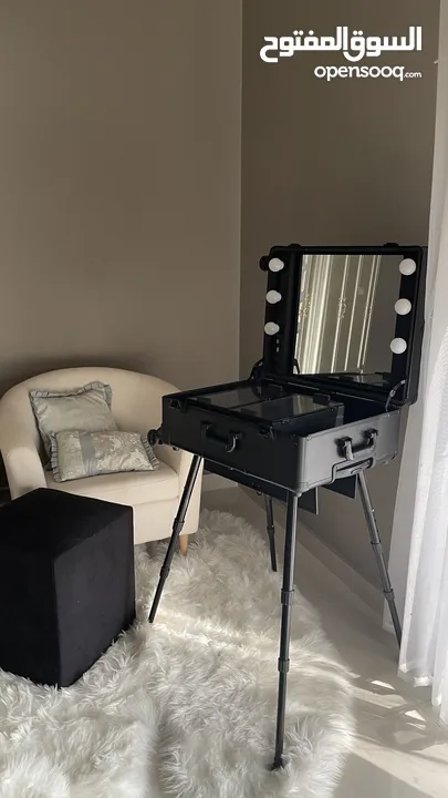 Make up suitcase شنطة مكياج واسعة