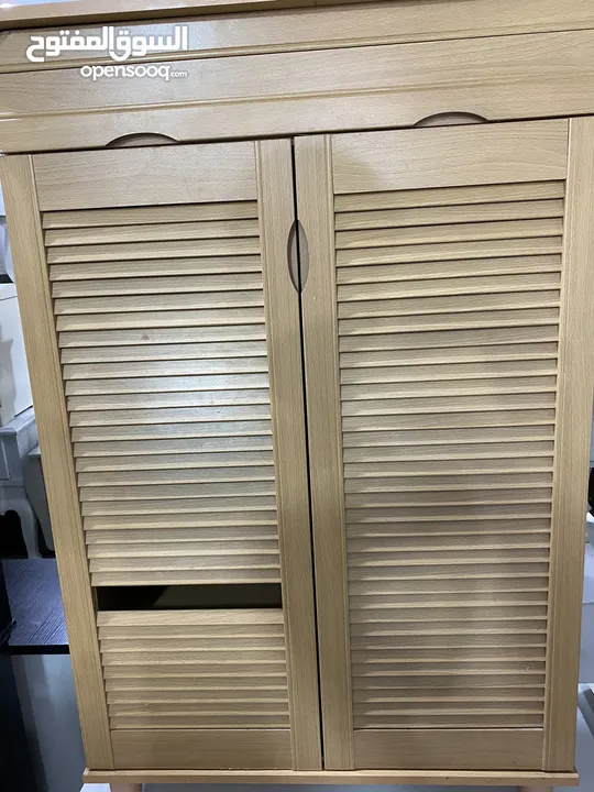 Shoes store cabinet
