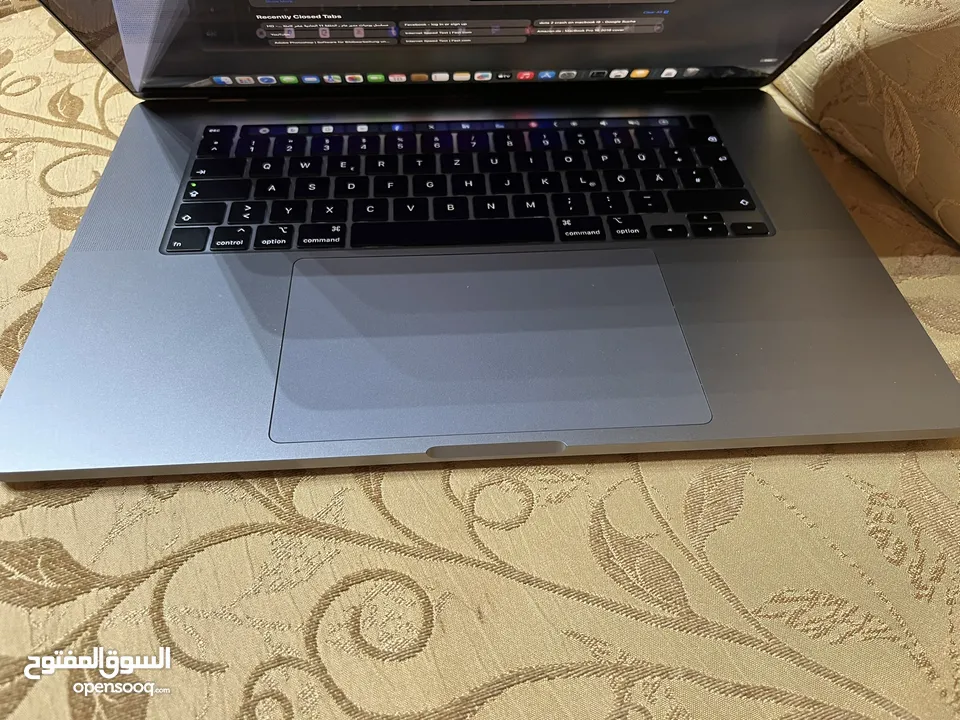 Apple MacBook Pro 16“ Intel i9-9980HK 32GB 1 TB AMD Radeon Pro 5500M 4GB Touch Bar