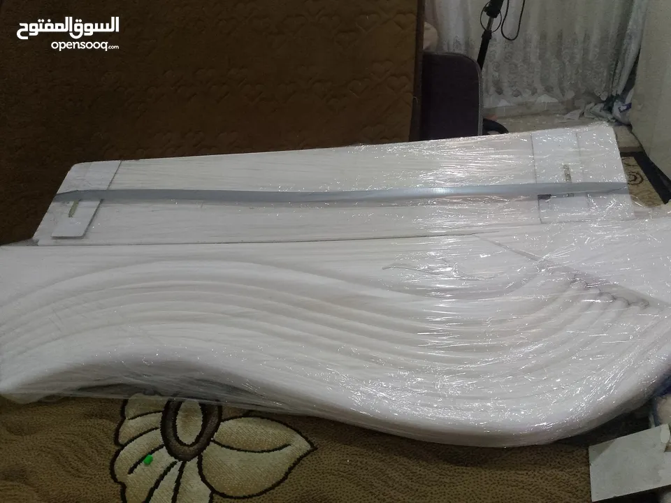 فرشه مقاومه لمرض الدسك مع تخت ابيض مقاومه ضد التعفن