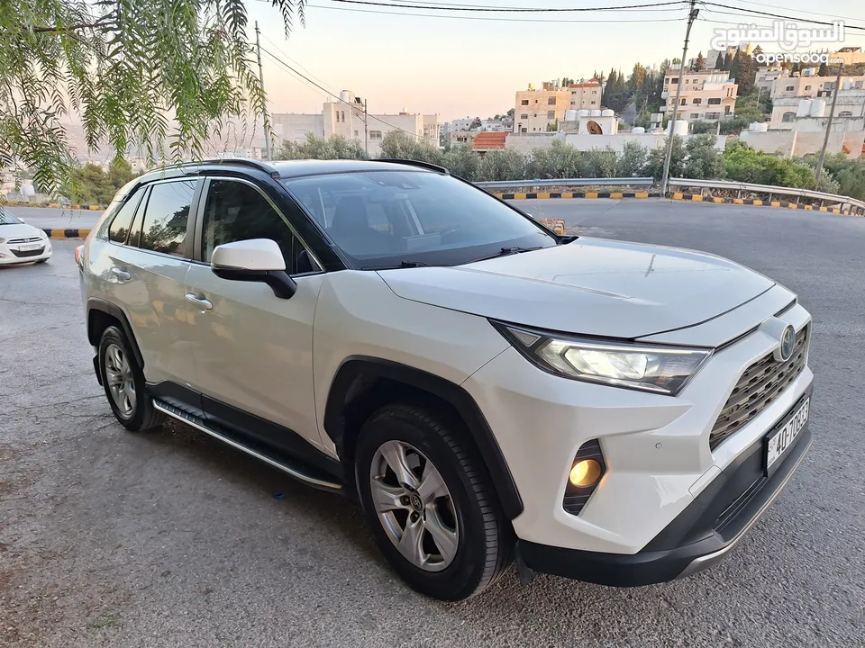 تويوتا راف فور 2019 LE بحاله الوكاله بسعر مناسب