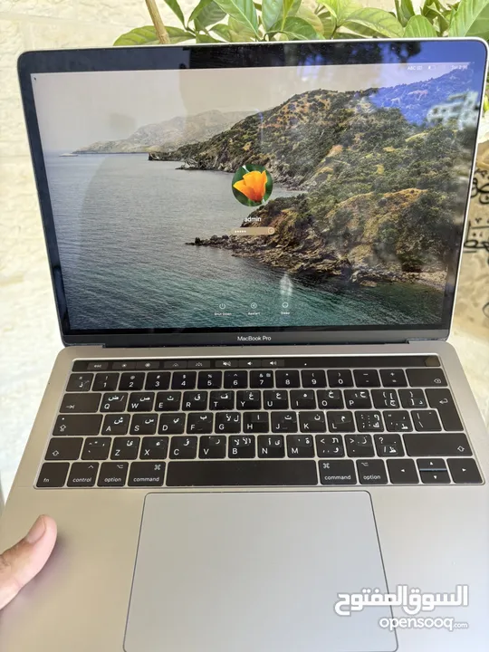 MacBook pro- للبيع بسعر ممتاز -2017