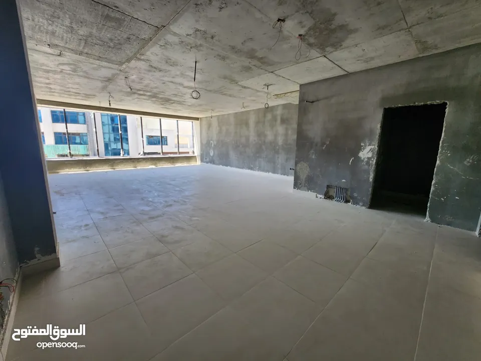 مكتب تجاري فاخر وبموقع مميز جدا للبيع في أفضل مواقع السابع   الرقم المرجعي :   4015