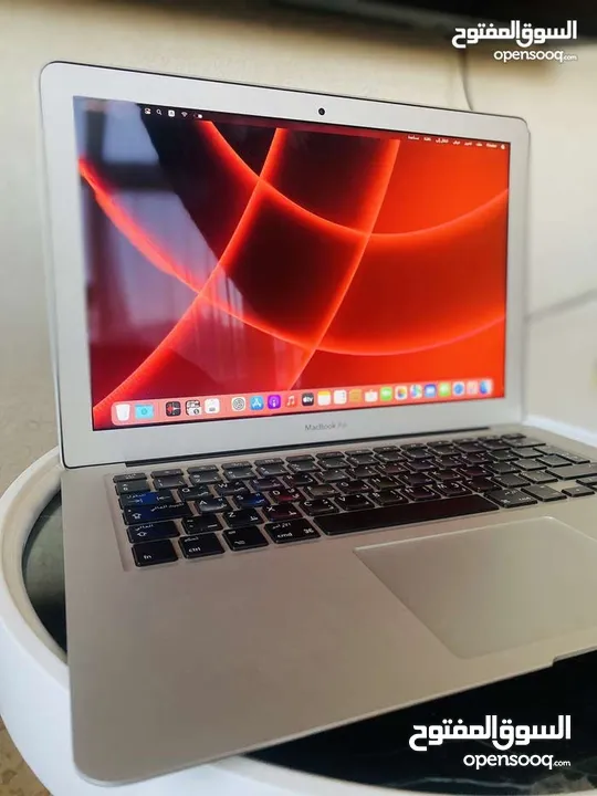 ماك بوك air 2017 8GB 13 inch core i5