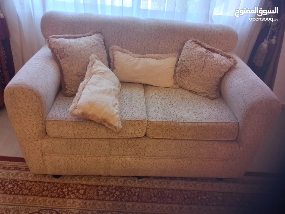 اثاث بيت كامل بحالة جيدة للبيع (السعر قابل للتفاوض، ويمكن البيع بشكل فردي)