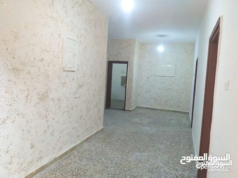 شقة للايجار  في حي الرشيد حي جعفر الطيار بجانب مسجد الإسراء