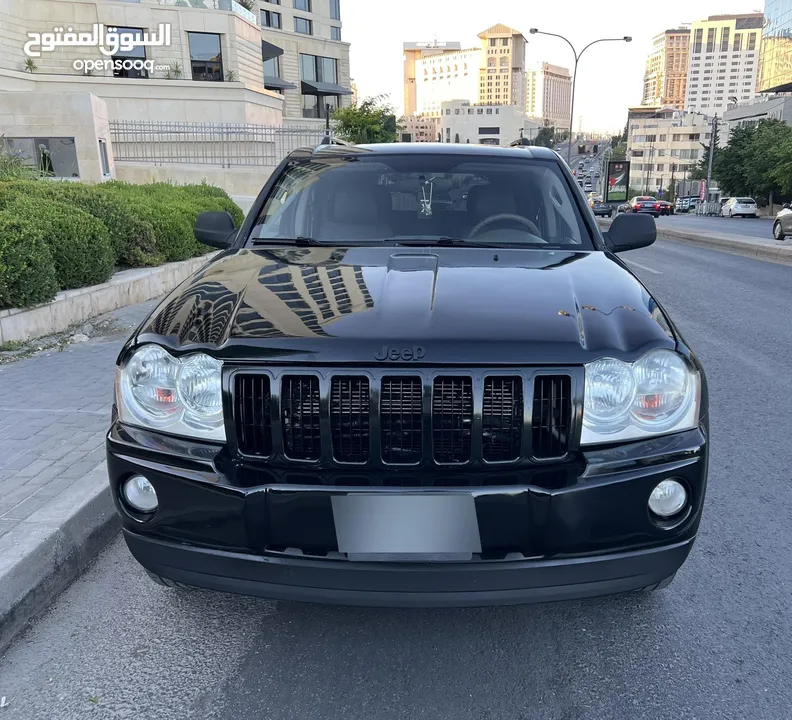 جيب جراند شيروكي موديل 2005  ‎ بحالة ممتازة / فل كامل Black Edition