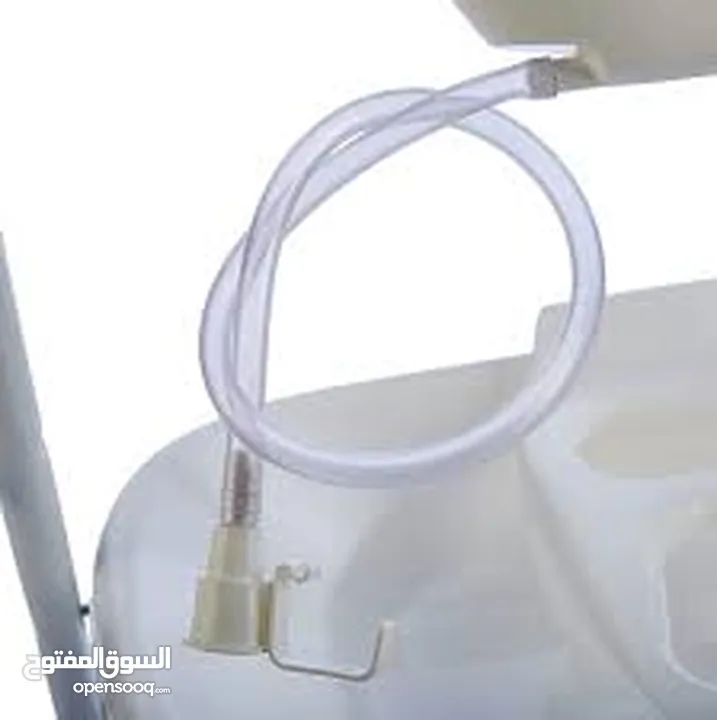 طاولة الغيار مع البانيو الخاص فيها من ماركة CAM  متحرك ب رفين
