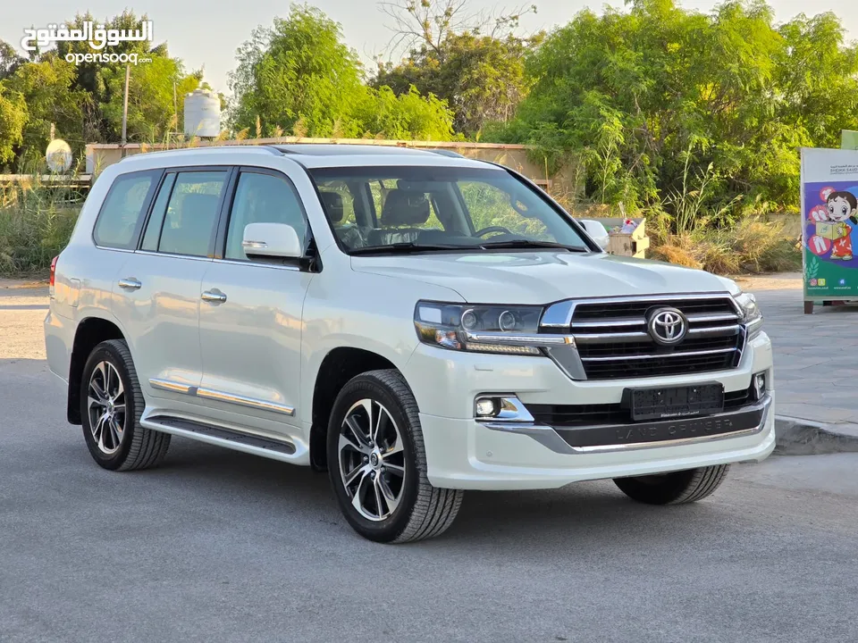 Land cruiser GXR V8 GCC 2020 price 229,000 AED