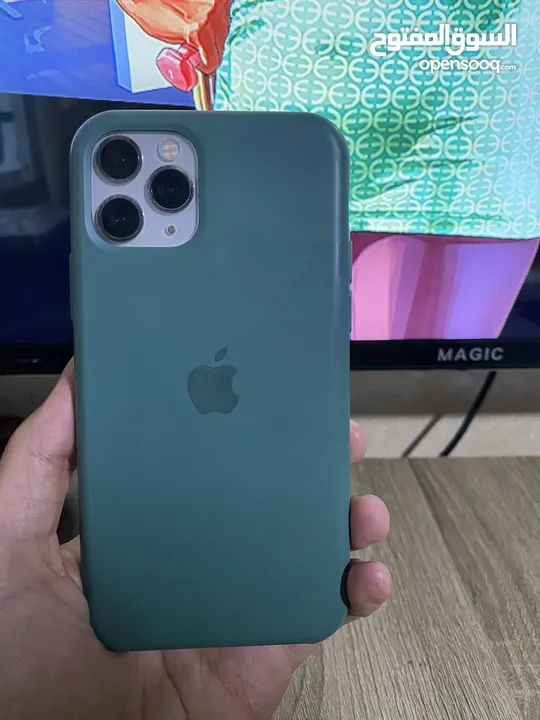 iPhone 11pro  بسعر رمزي